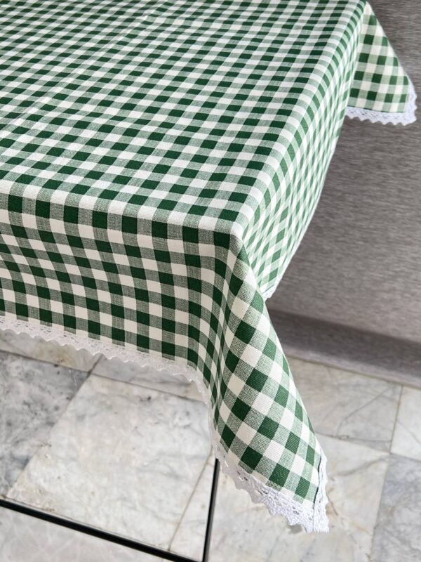 رومیزی پارچه ای مربع کوچک دور دانتل- داک سبز چهارخانه